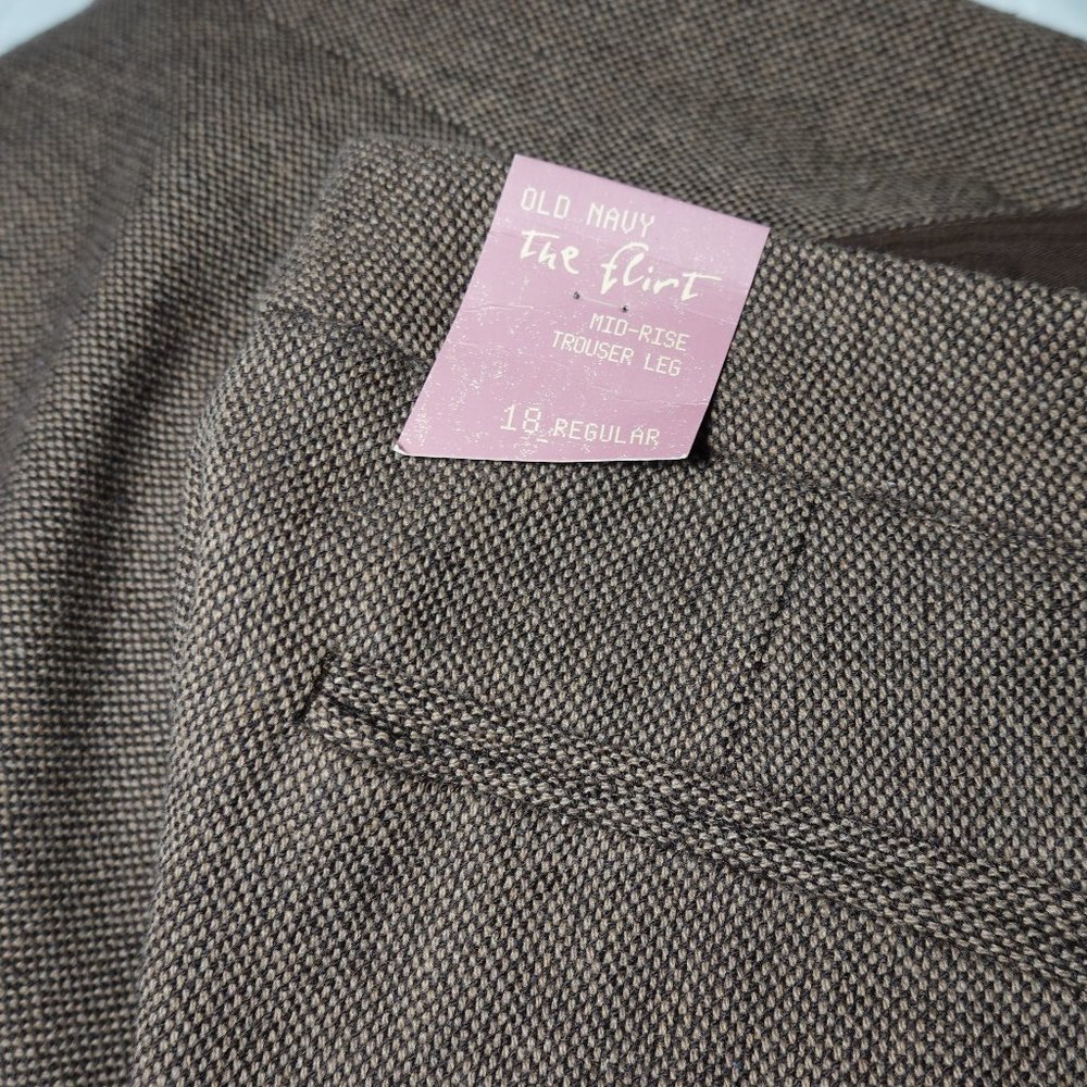 NWT Mid-Rise Trouser Leg Pants